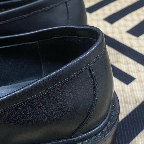 Chanel Women's Black Loafers - Picture 5 of 5